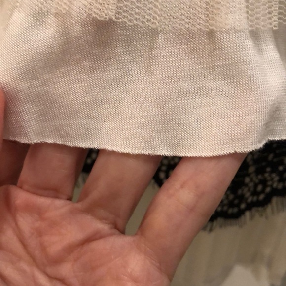 🎉Beautiful Wet Seal Lace Top🎊 - Picture 5 of 5